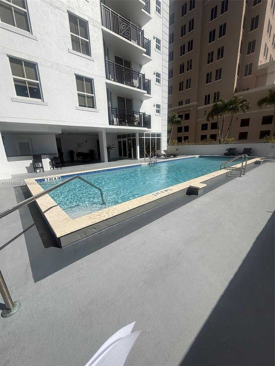Small Image of 357 ALMERIA AVE #804, Coral Gables Number 11