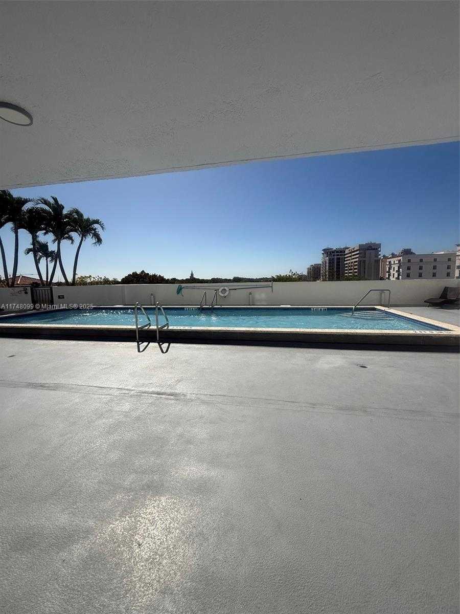 Small Image of 357 ALMERIA AVE #804, Coral Gables Number 13