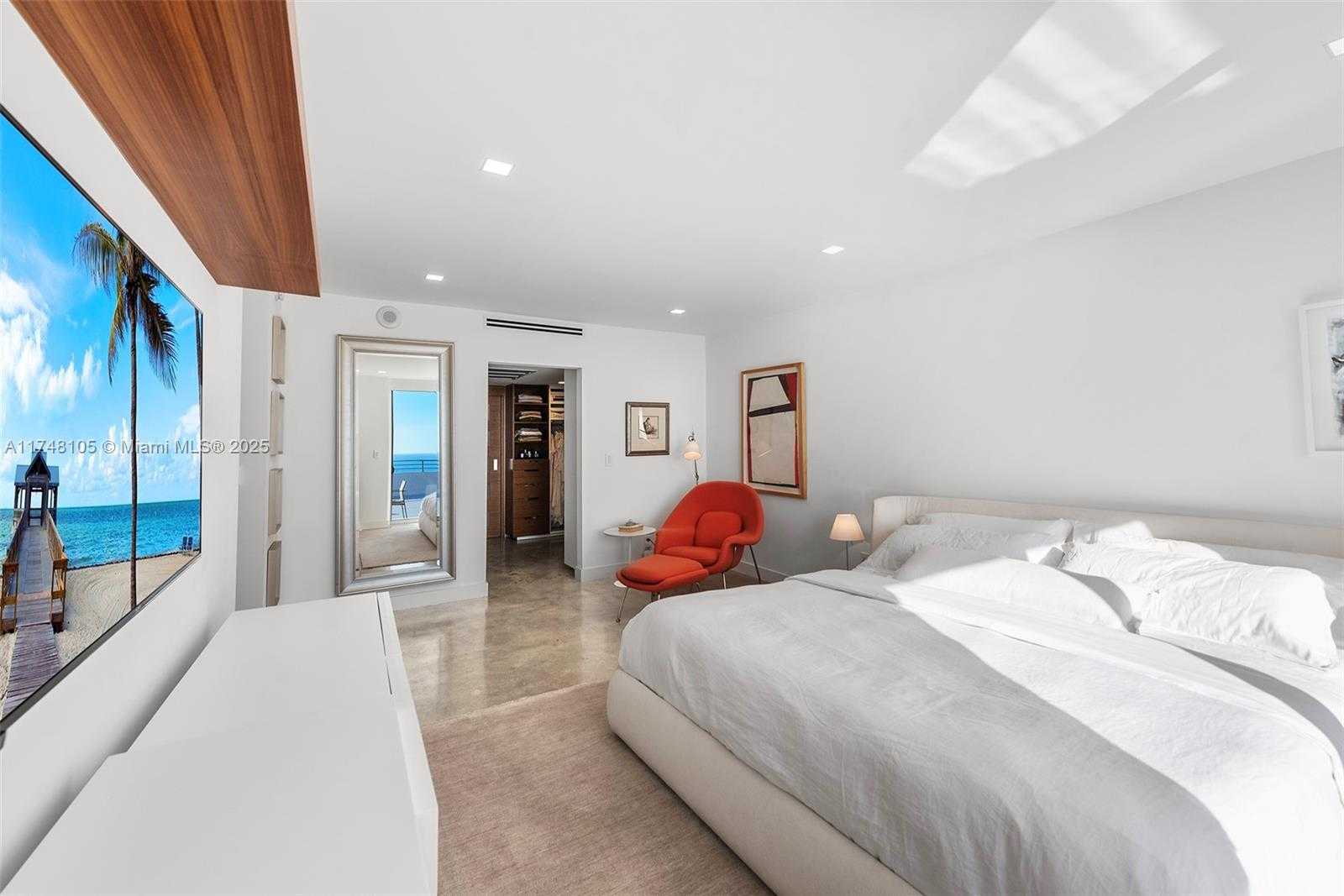 Small Image of 5555 COLLINS AVE #PHC, Miami Beach Number 13
