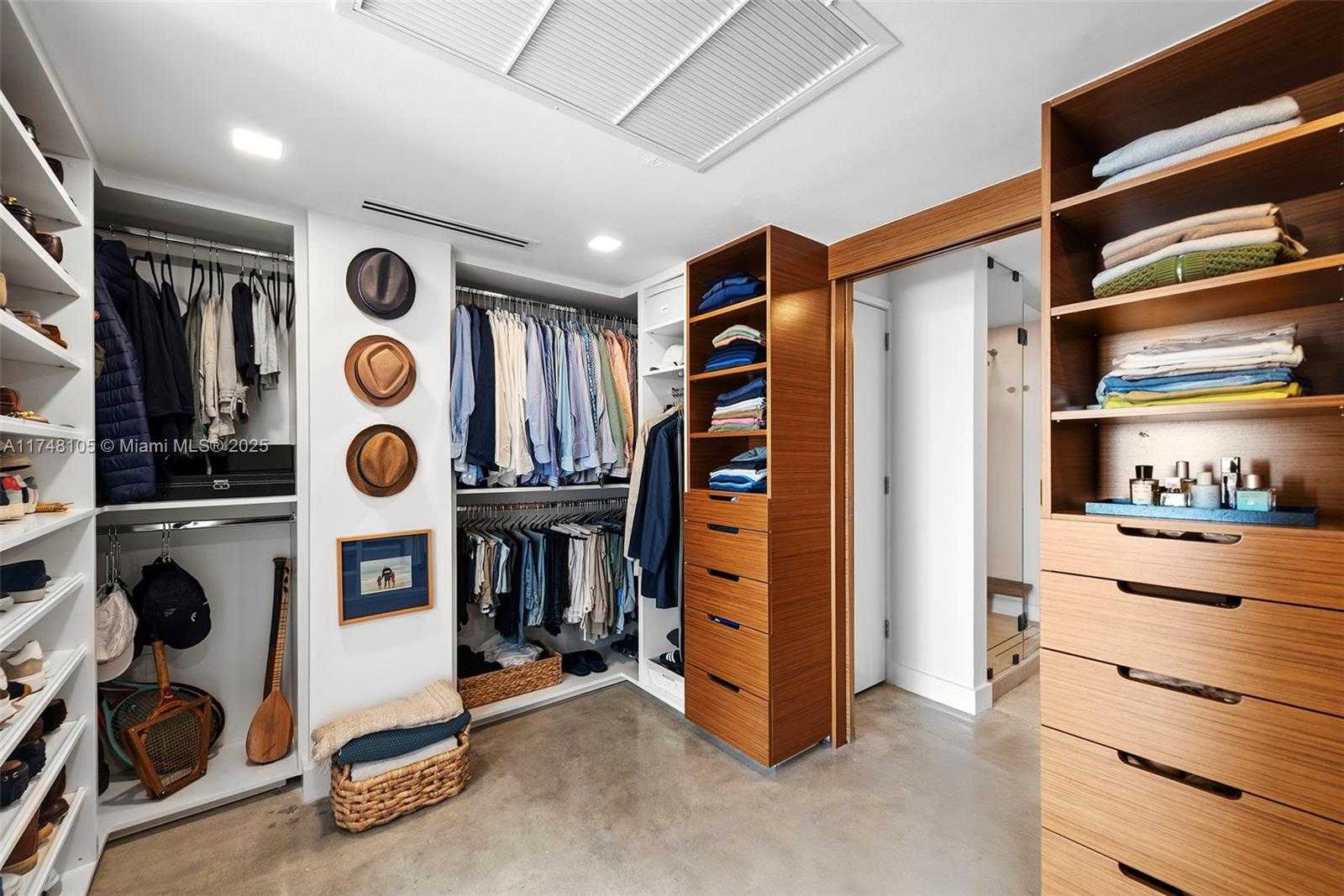 Small Image of 5555 COLLINS AVE #PHC, Miami Beach Number 14