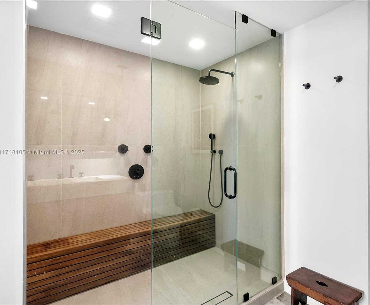 Small Image of 5555 COLLINS AVE #PHC, Miami Beach Number 17