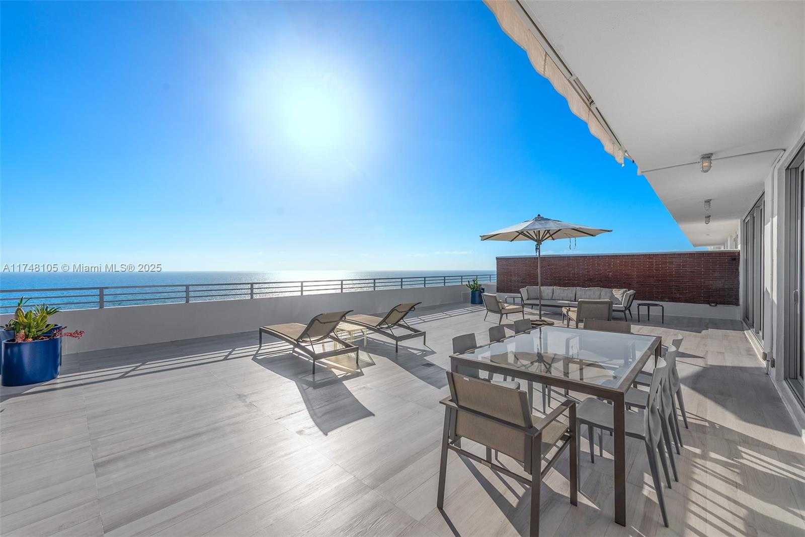 Small Image of 5555 COLLINS AVE #PHC, Miami Beach Number 3