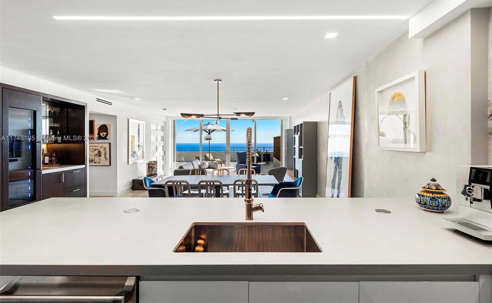 Small Image of 5555 COLLINS AVE #PHC, Miami Beach Number 35