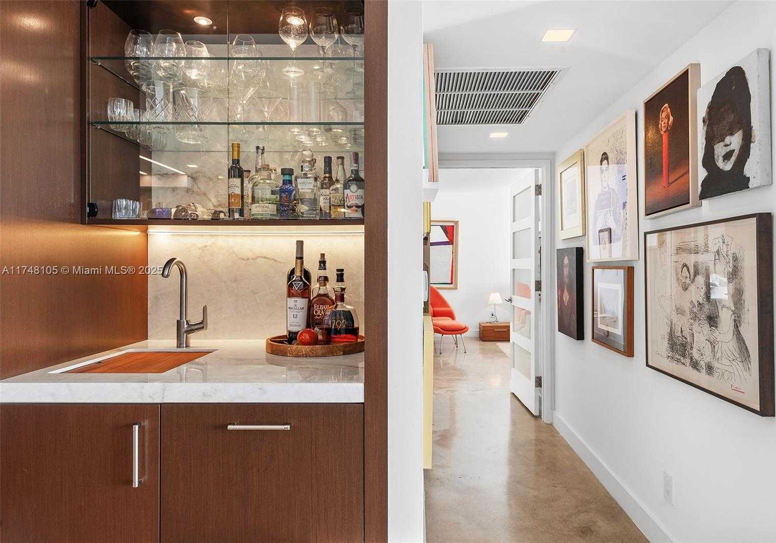 Small Image of 5555 COLLINS AVE #PHC, Miami Beach Number 36