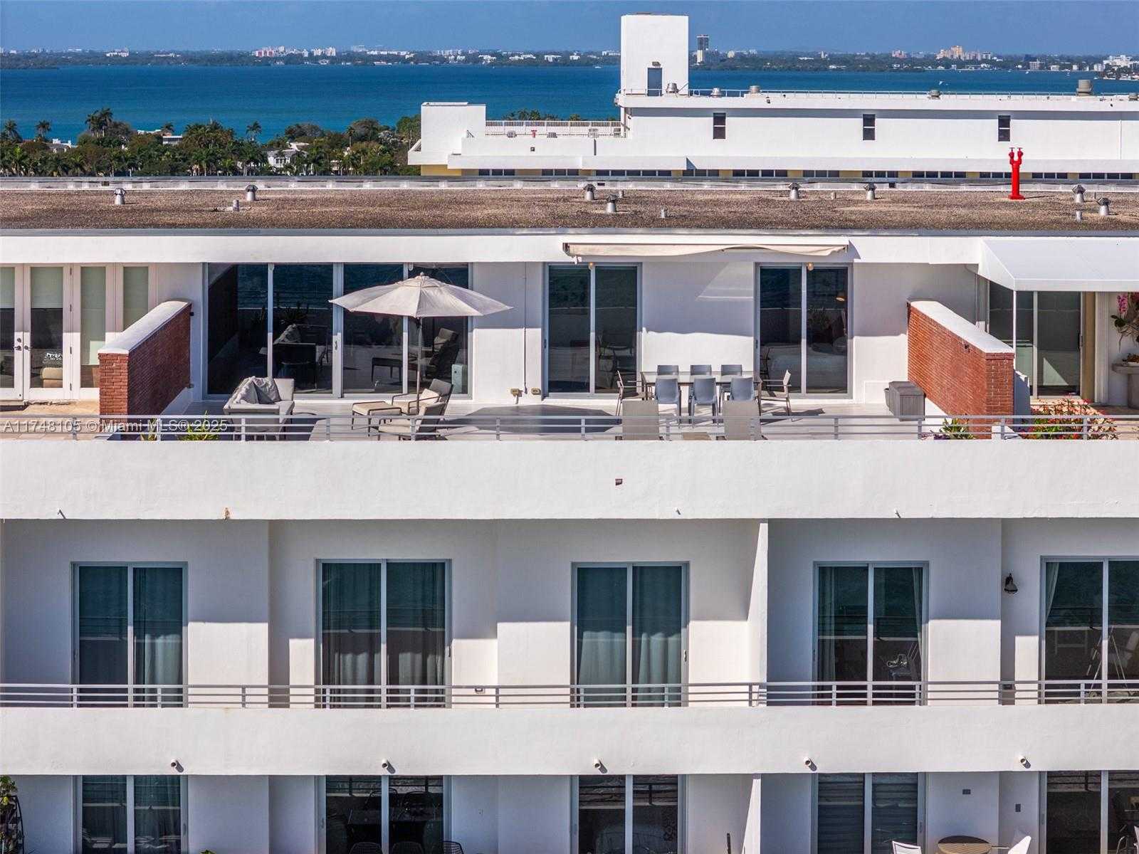 Small Image of 5555 COLLINS AVE #PHC, Miami Beach Number 44