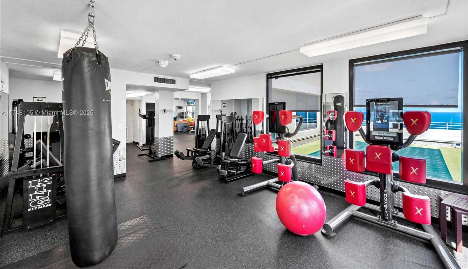 Small Image of 5555 COLLINS AVE #PHC, Miami Beach Number 62