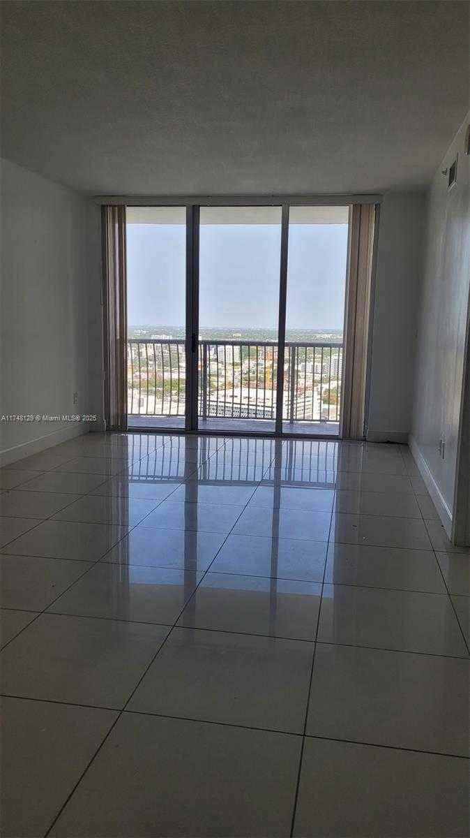 Small Image of 1750 NORTH BAYSHORE DR #3311, Miami Number 3
