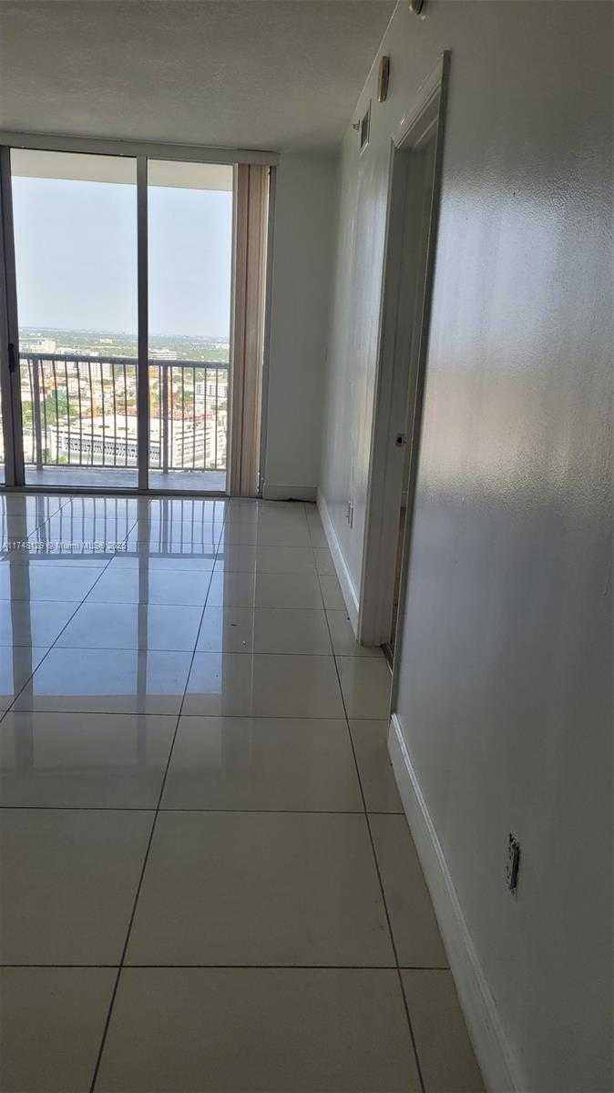 Small Image of 1750 NORTH BAYSHORE DR #3311, Miami Number 4