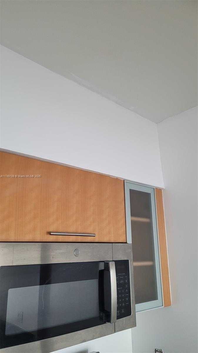 Small Image of 1750 NORTH BAYSHORE DR #3311, Miami Number 7