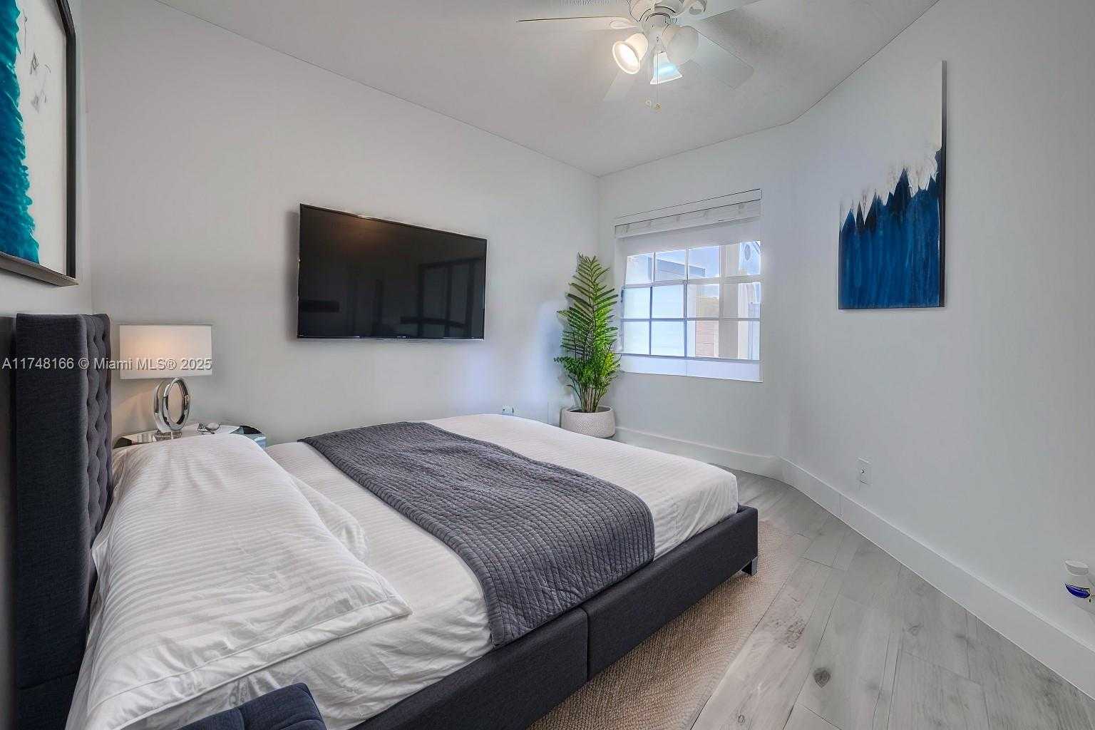 Small Image of 1438 SPRINGSIDE DR, Weston Number 17