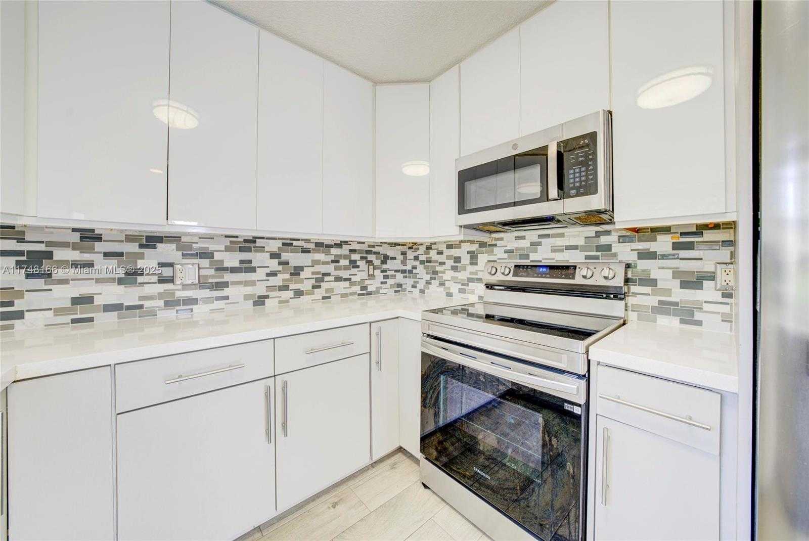Small Image of 1438 SPRINGSIDE DR, Weston Number 7