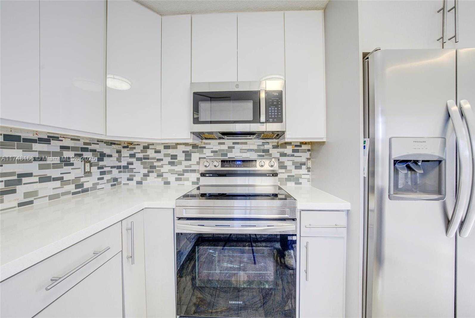 Small Image of 1438 SPRINGSIDE DR, Weston Number 8