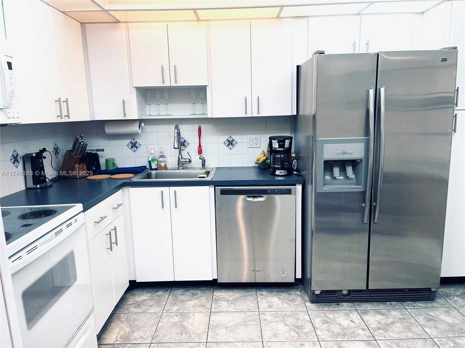 Small Image of 3800 OAKS CLUBHOUSE DR #112, Pompano Beach Number 13