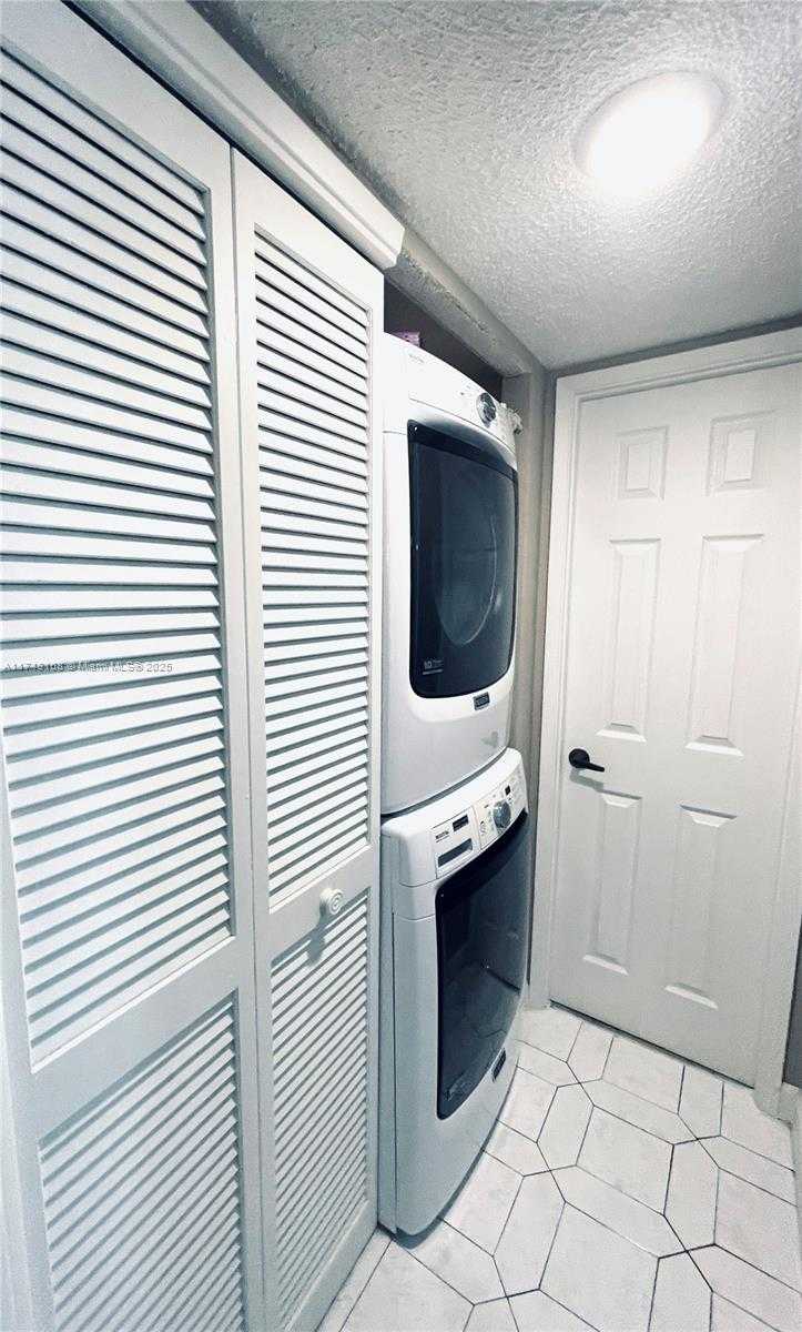 Small Image of 3800 OAKS CLUBHOUSE DR #112, Pompano Beach Number 18