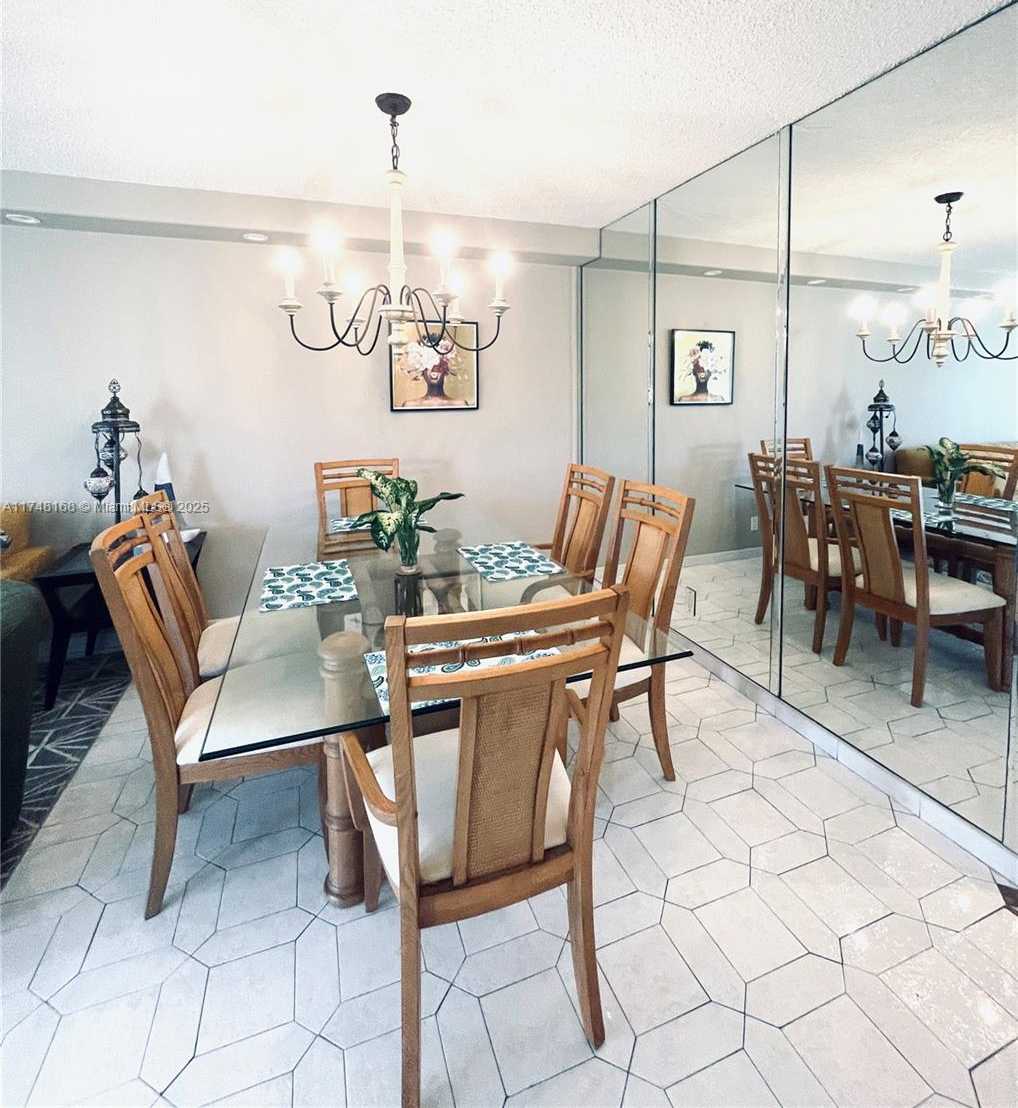 Small Image of 3800 OAKS CLUBHOUSE DR #112, Pompano Beach Number 24