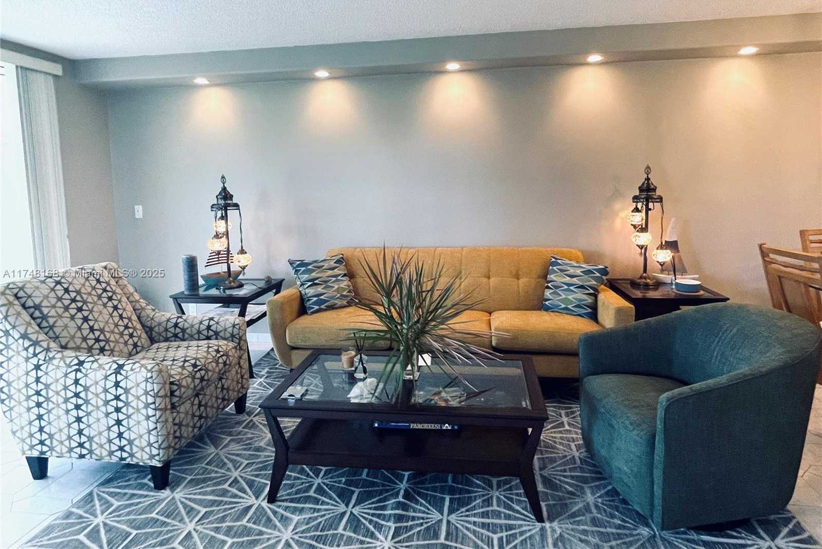 Small Image of 3800 OAKS CLUBHOUSE DR #112, Pompano Beach Number 25