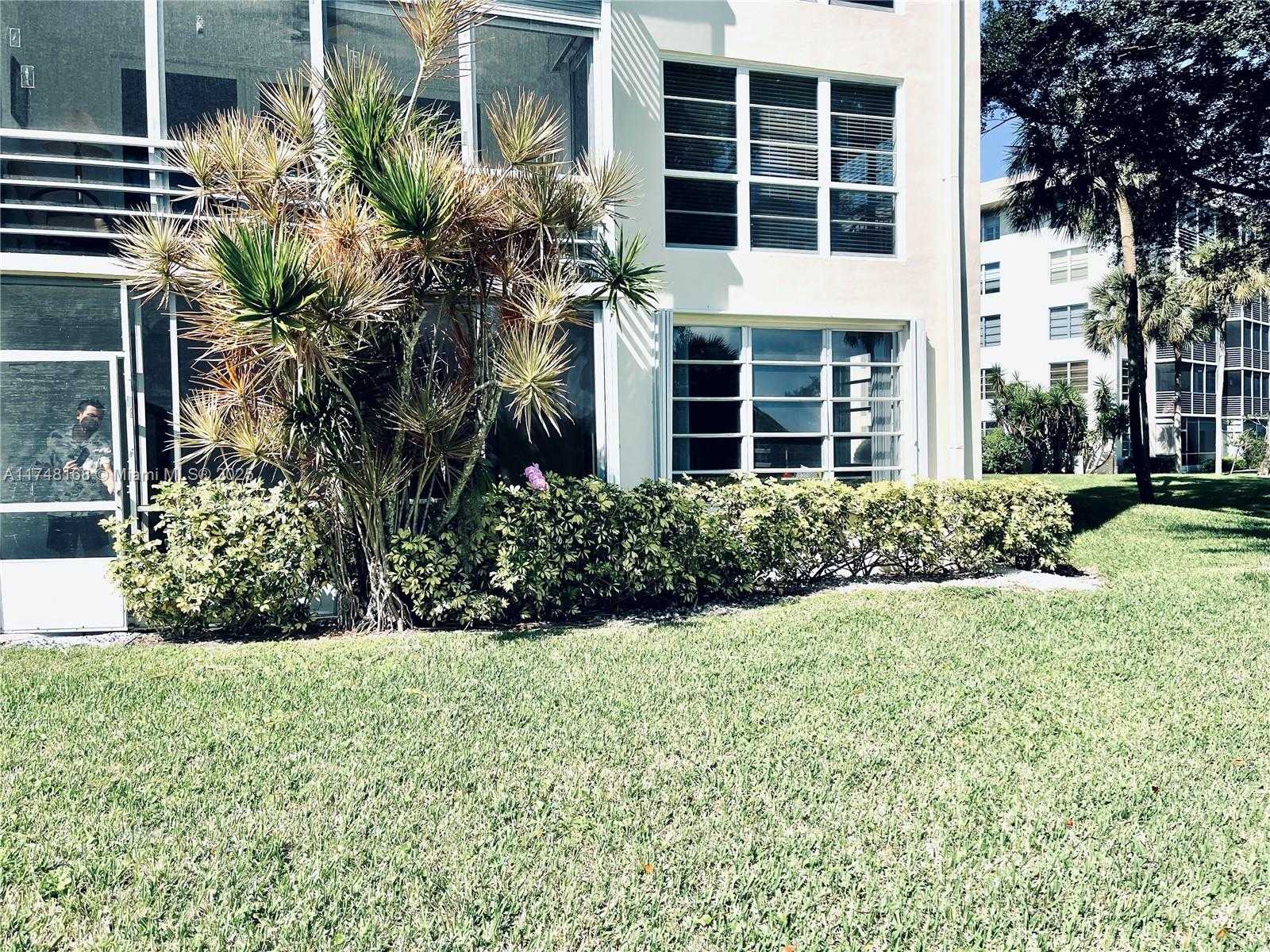 Small Image of 3800 OAKS CLUBHOUSE DR #112, Pompano Beach Number 35