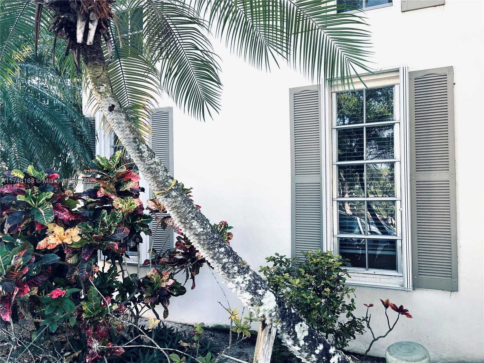 Small Image of 3800 OAKS CLUBHOUSE DR #112, Pompano Beach Number 37