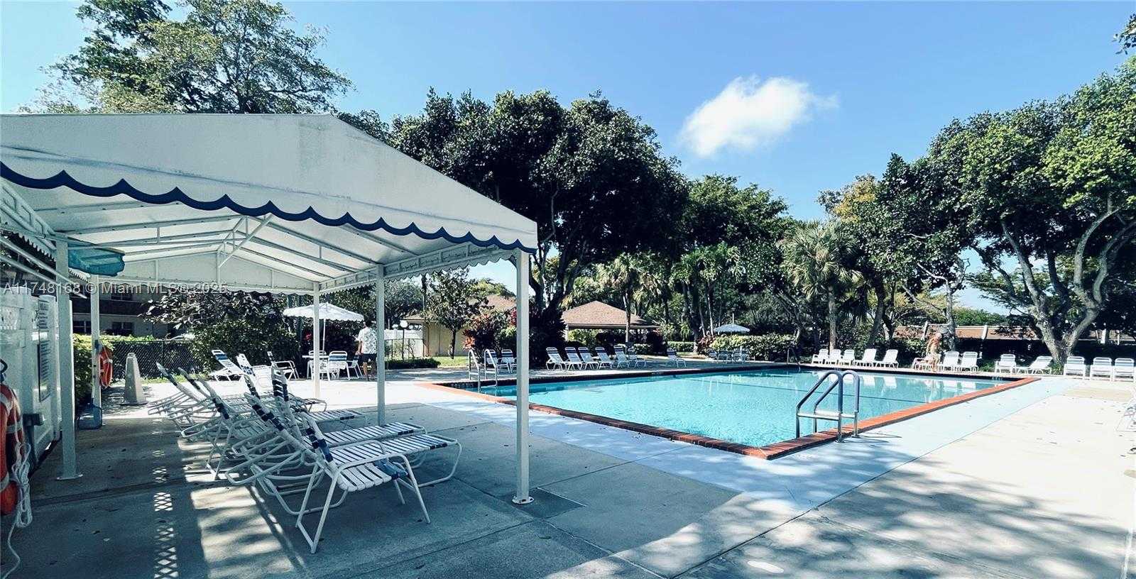 Small Image of 3800 OAKS CLUBHOUSE DR #112, Pompano Beach Number 47