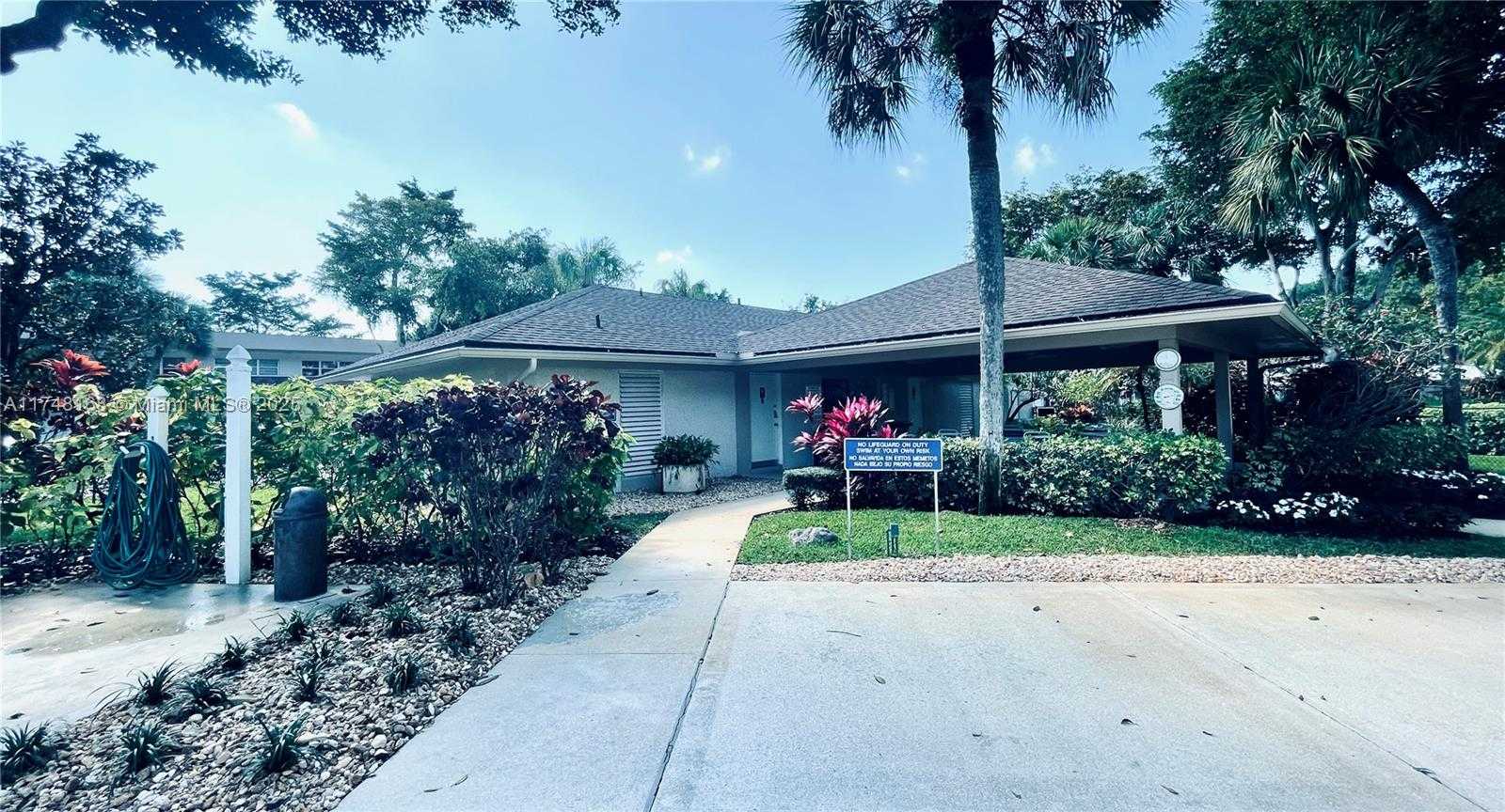 Small Image of 3800 OAKS CLUBHOUSE DR #112, Pompano Beach Number 49