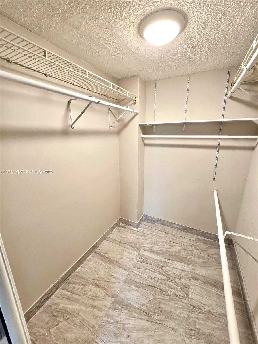 Small Image of 3800 OAKS CLUBHOUSE DR #112, Pompano Beach Number 62