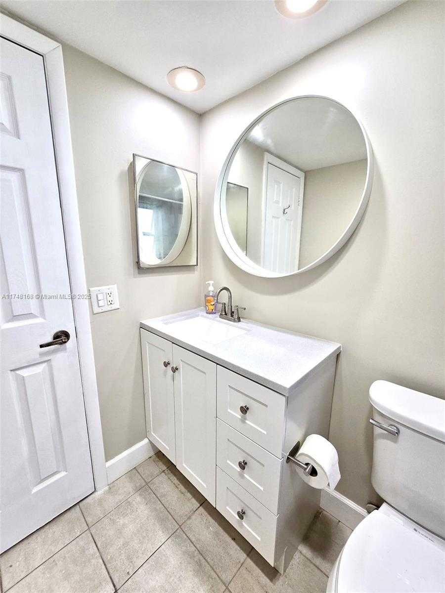 Small Image of 3800 OAKS CLUBHOUSE DR #112, Pompano Beach Number 63