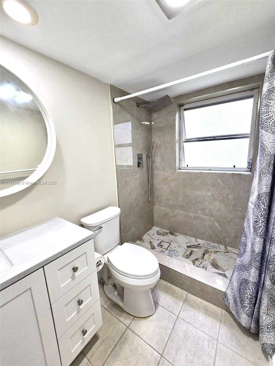 Small Image of 3800 OAKS CLUBHOUSE DR #112, Pompano Beach Number 64