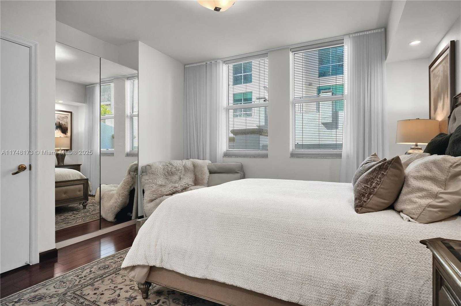 Small Image of 4100 SALZEDO ST #411, Coral Gables Number 16