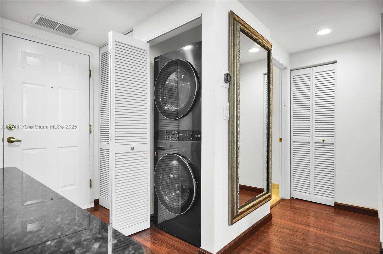 Small Image of 4100 SALZEDO ST #411, Coral Gables Number 23