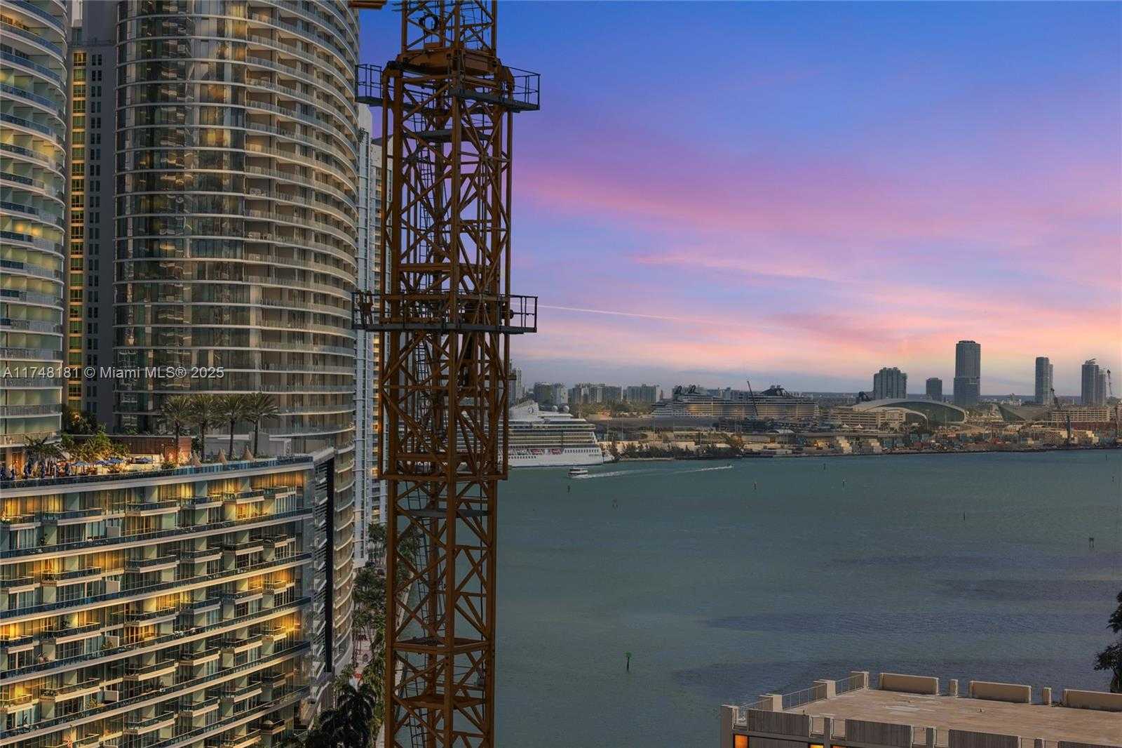 Small Image of 41 SOUTH EAST 5TH ST #1205, Miami Number 13