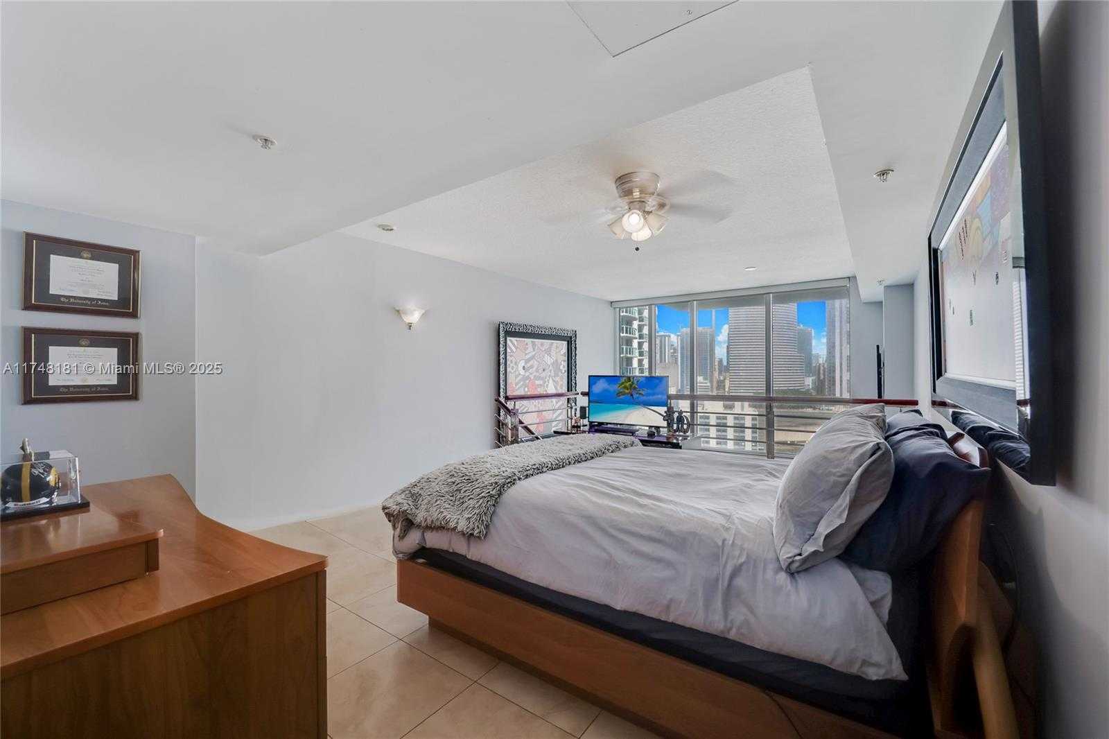 Small Image of 41 SOUTH EAST 5TH ST #1205, Miami Number 25