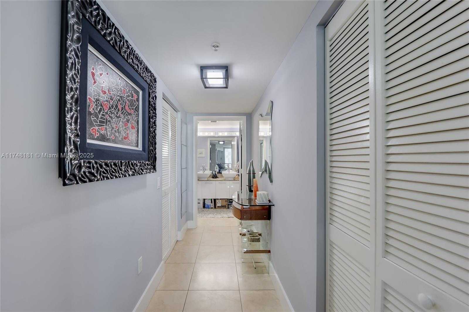 Small Image of 41 SOUTH EAST 5TH ST #1205, Miami Number 28