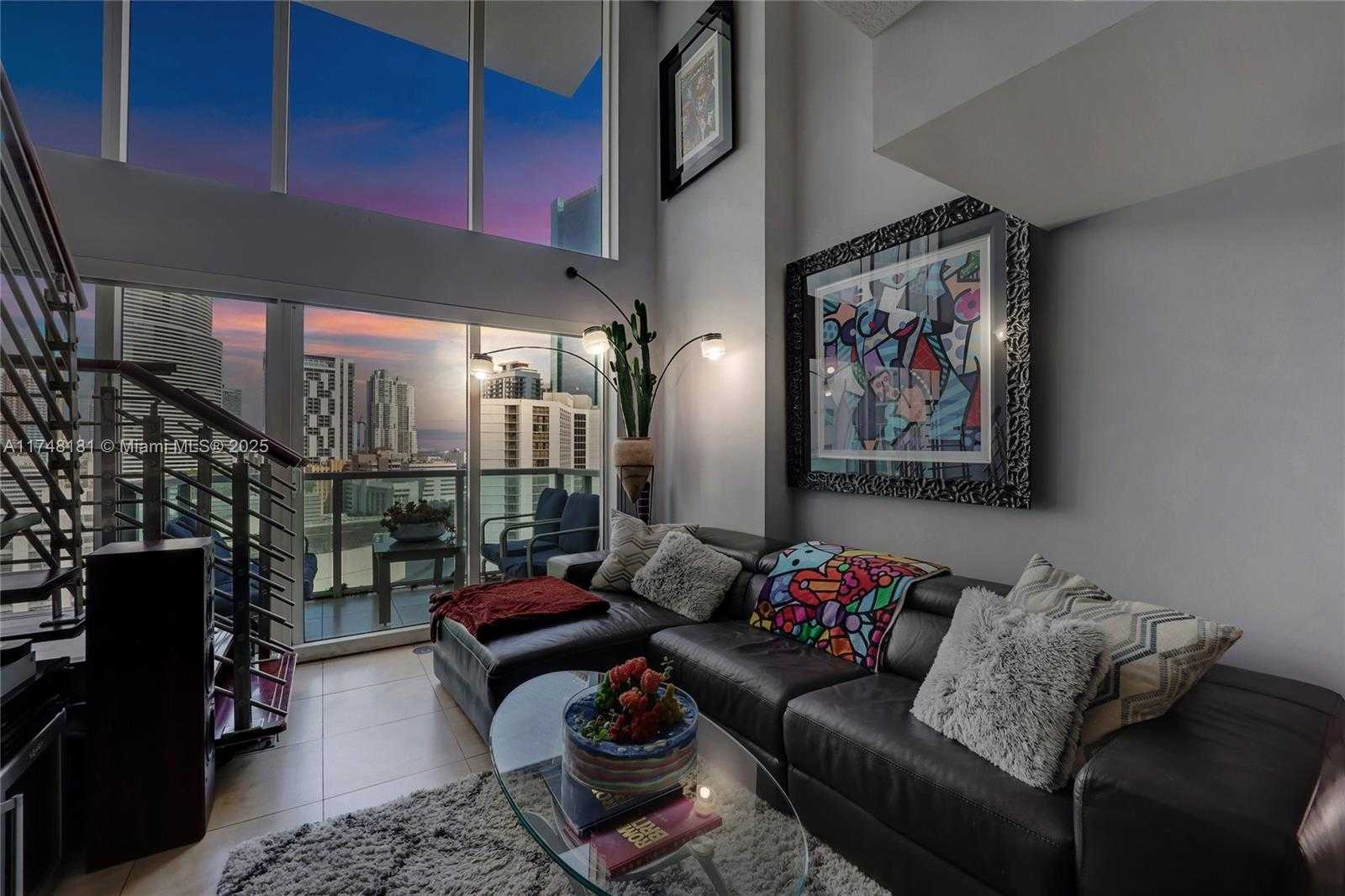 Small Image of 41 SOUTH EAST 5TH ST #1205, Miami Number 3