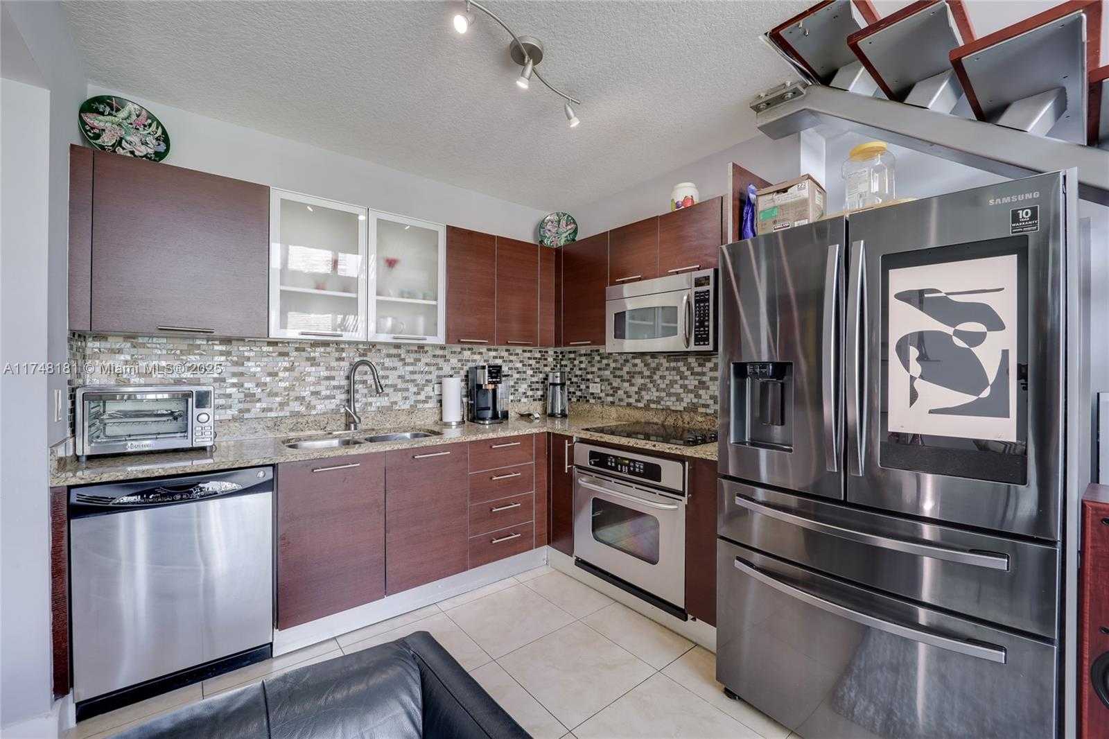 Small Image of 41 SOUTH EAST 5TH ST #1205, Miami Number 8