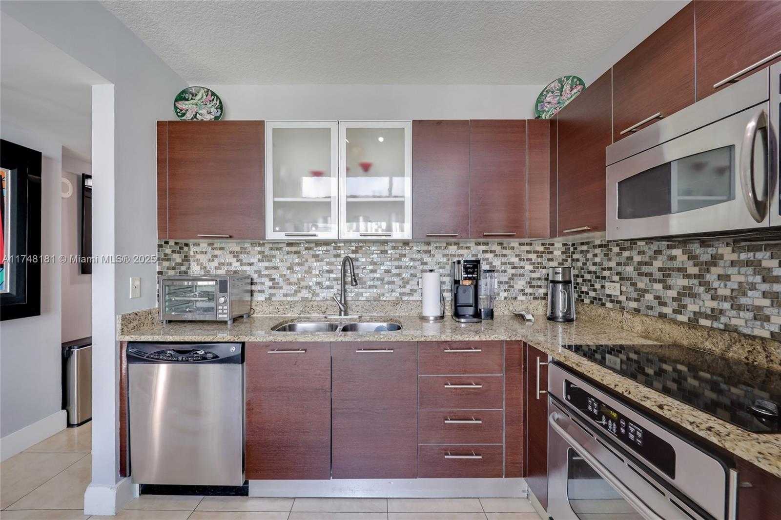 Small Image of 41 SOUTH EAST 5TH ST #1205, Miami Number 9