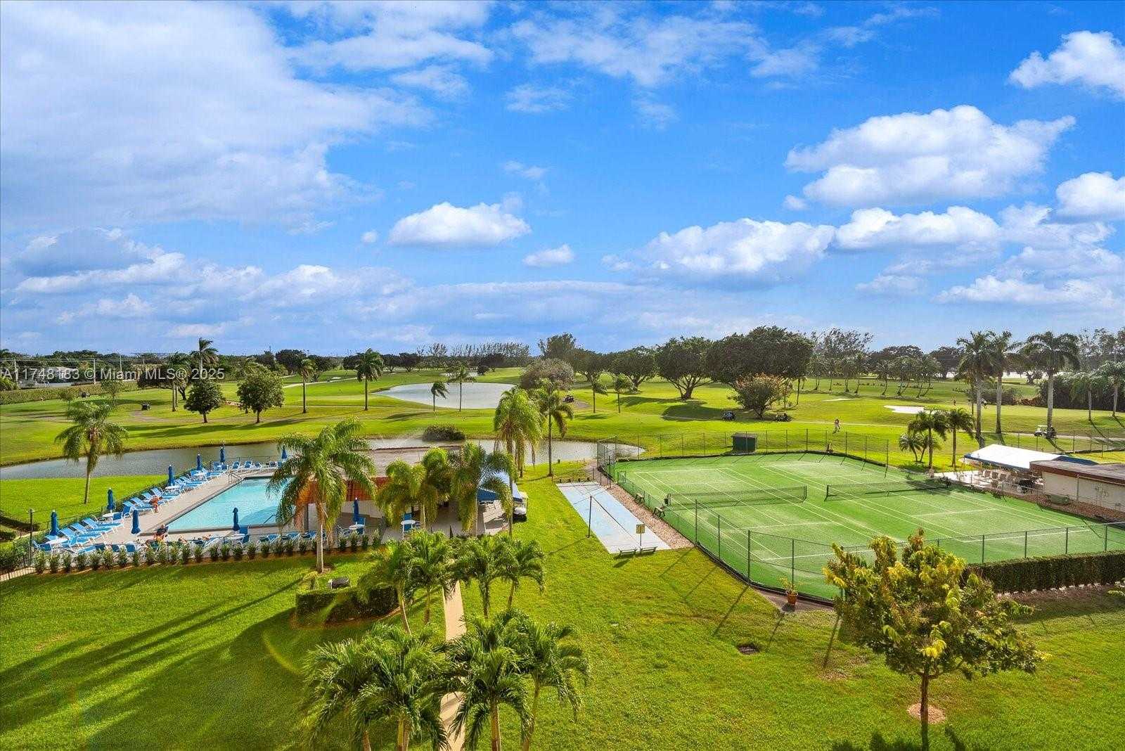 Small Image of 361 SOUTH HOLLYBROOK DR #107, Pembroke Pines Number 25
