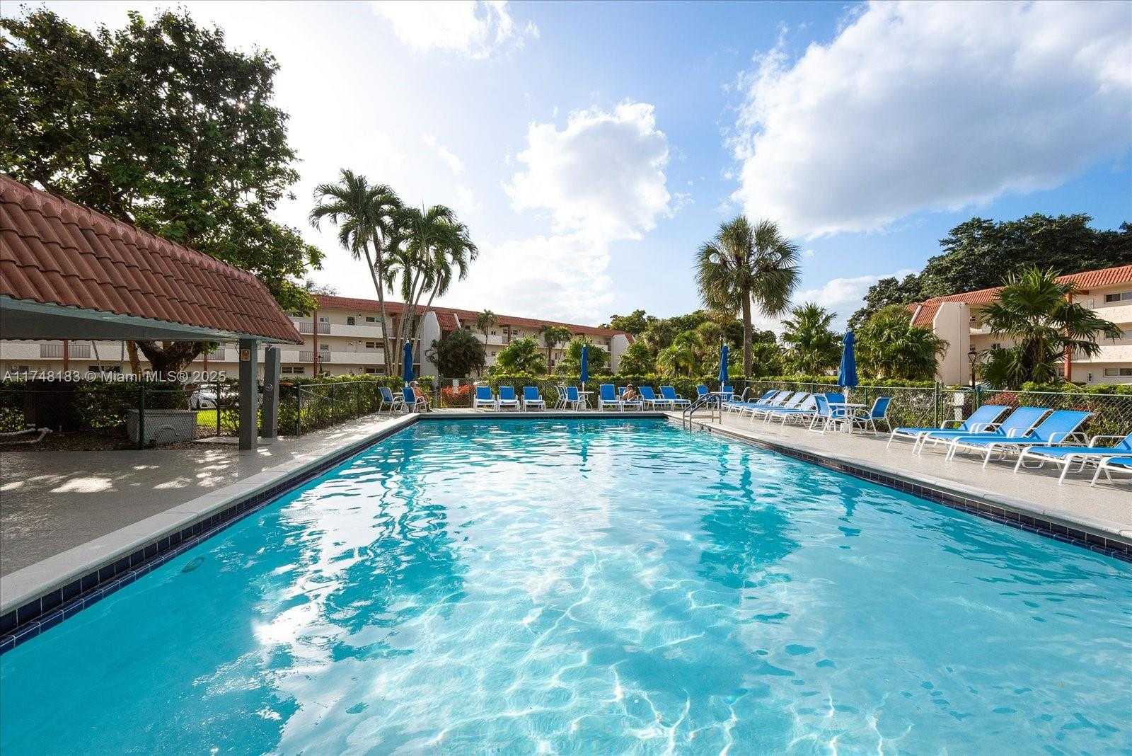 Small Image of 361 SOUTH HOLLYBROOK DR #107, Pembroke Pines Number 31
