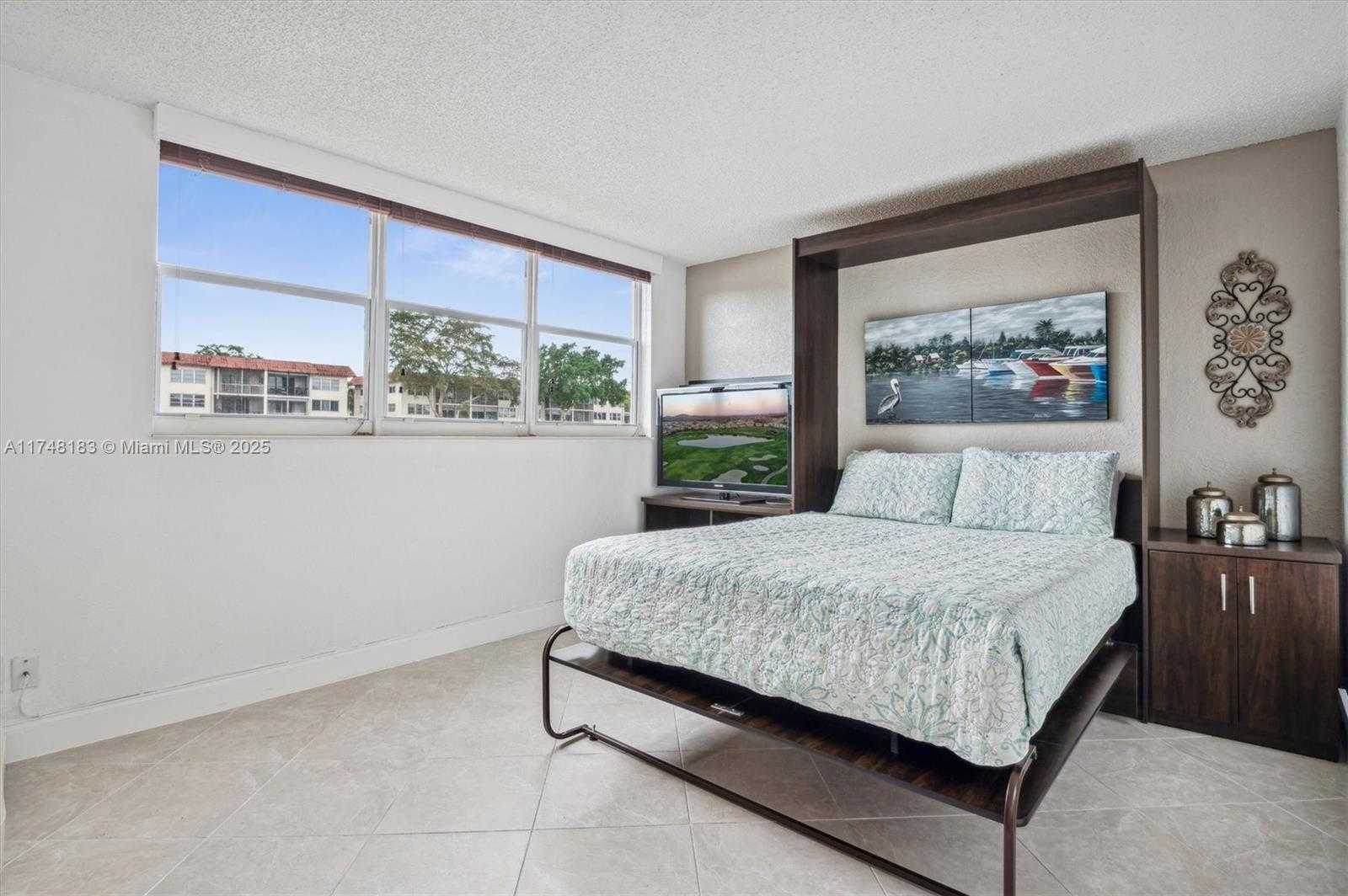 Small Image of 361 SOUTH HOLLYBROOK DR #107, Pembroke Pines Number 7