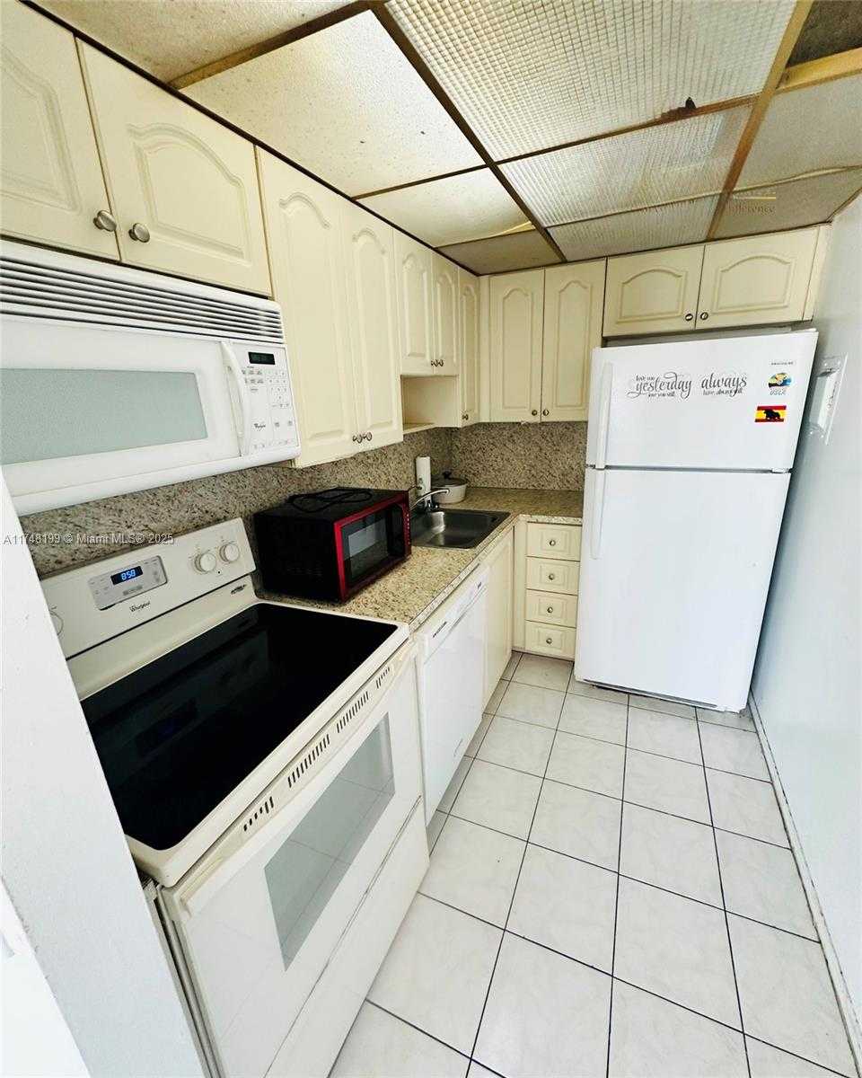 Small Image of 6969 COLLINS AVE #701, Miami Beach Number 7