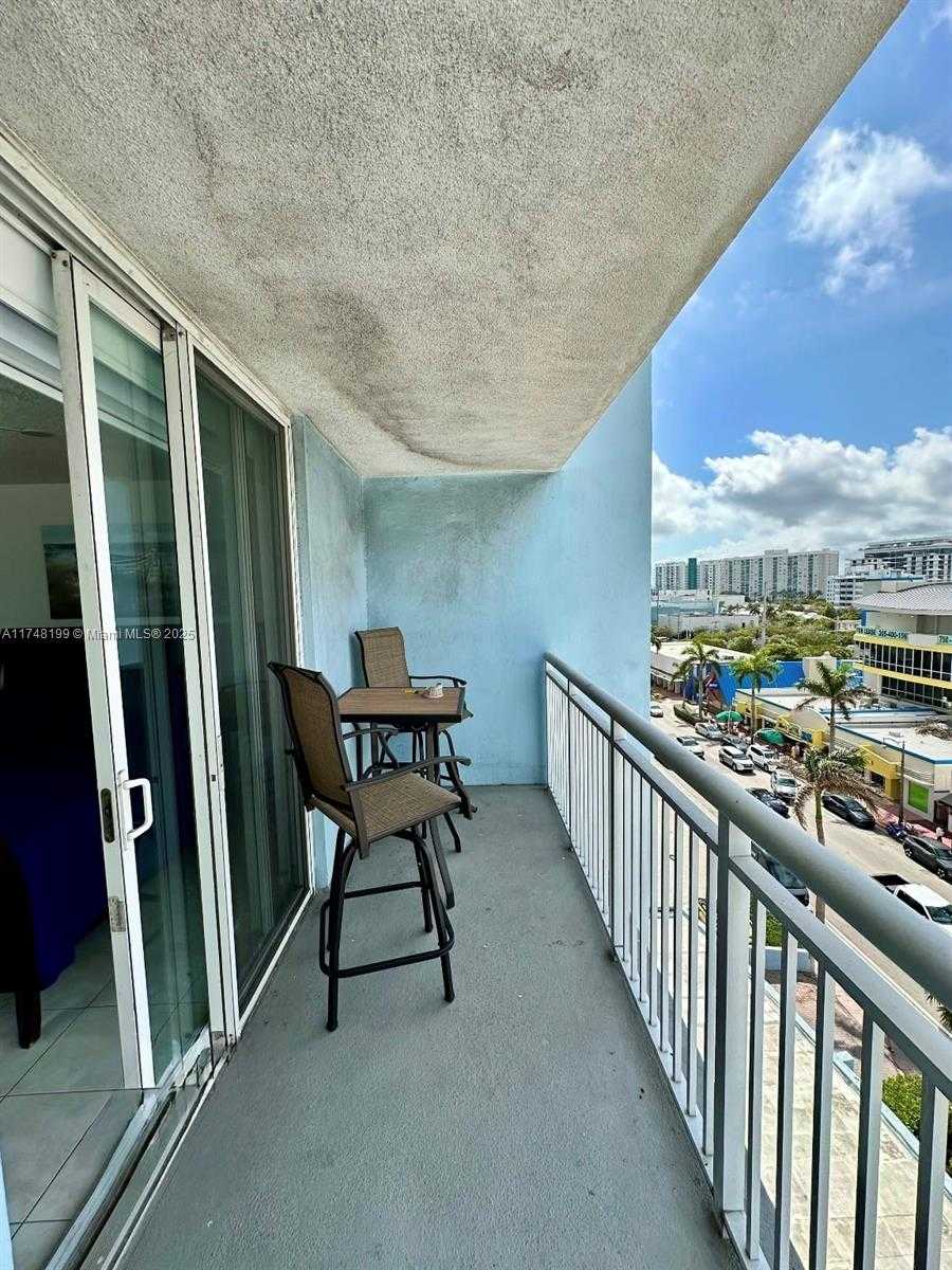 Small Image of 6969 COLLINS AVE #701, Miami Beach Number 8