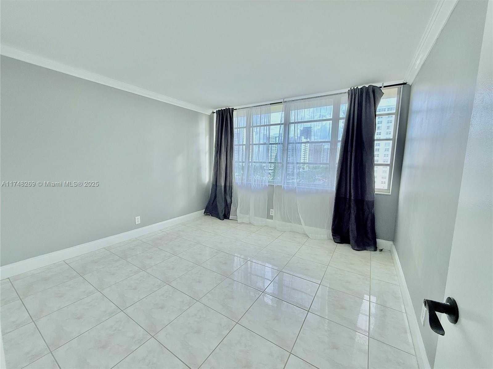 Small Image of 1825 SOUTH OCEAN DR #614, Hallandale Beach Number 10