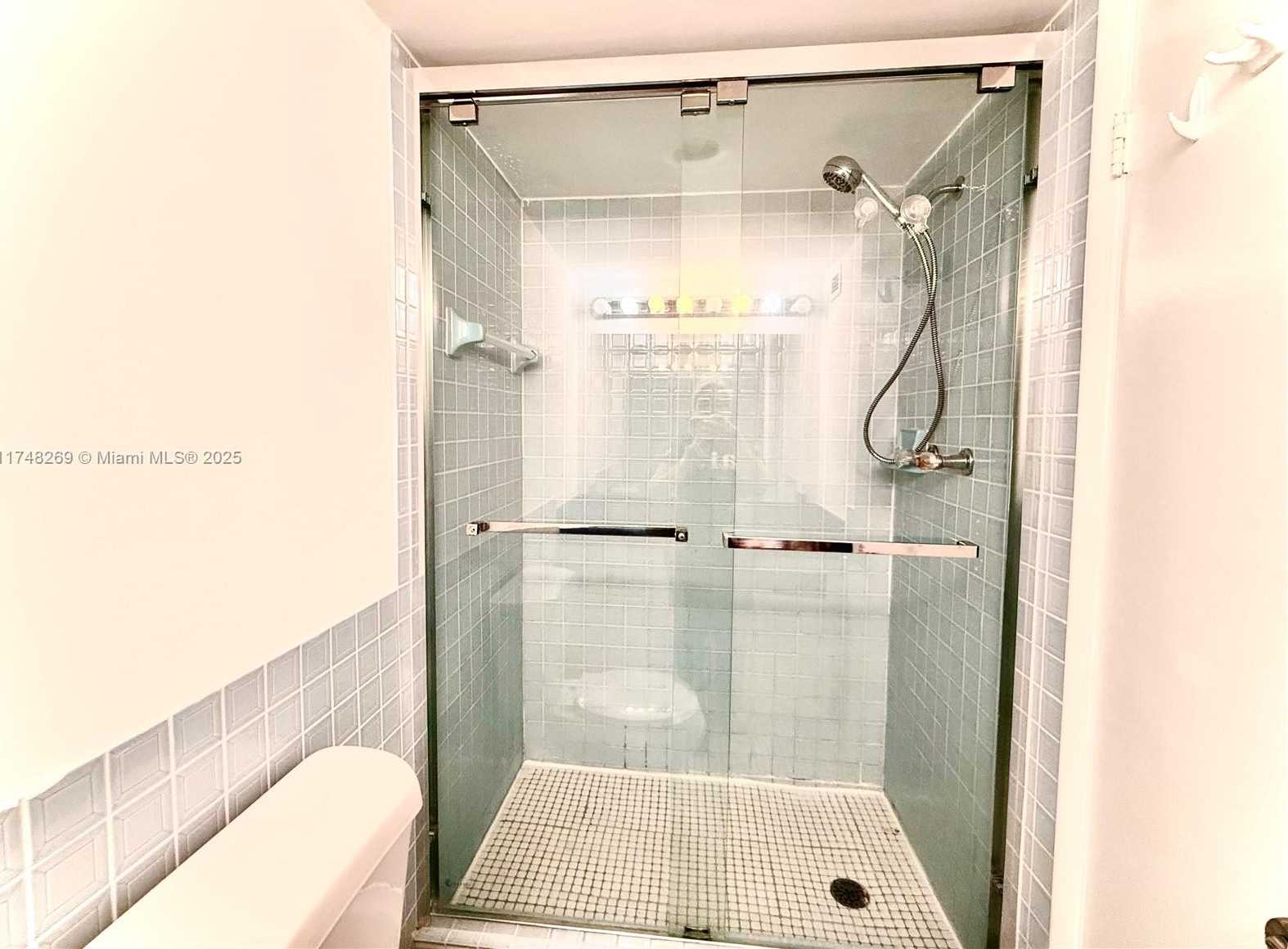 Small Image of 1825 SOUTH OCEAN DR #614, Hallandale Beach Number 14