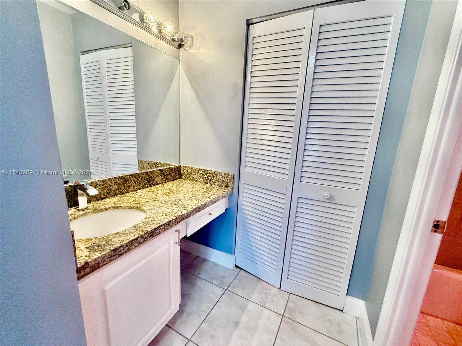 Small Image of 1825 SOUTH OCEAN DR #614, Hallandale Beach Number 15