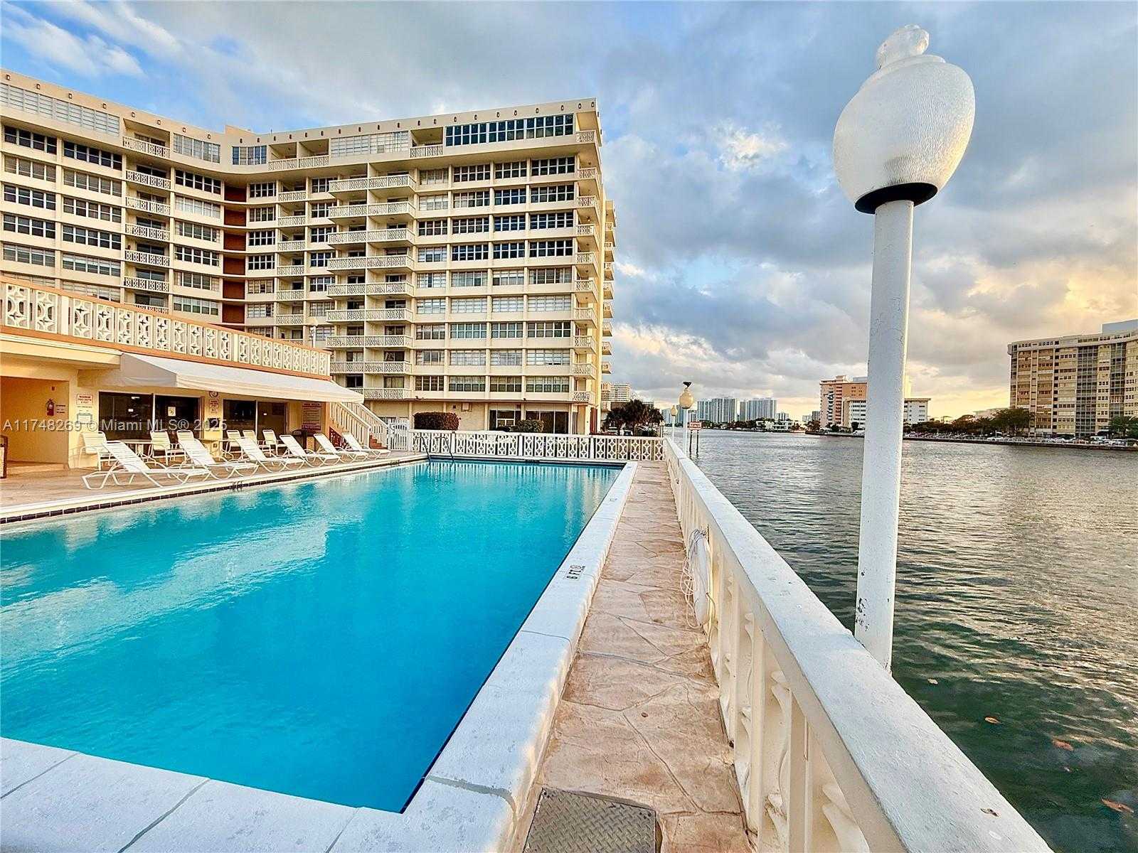 Small Image of 1825 SOUTH OCEAN DR #614, Hallandale Beach Number 27