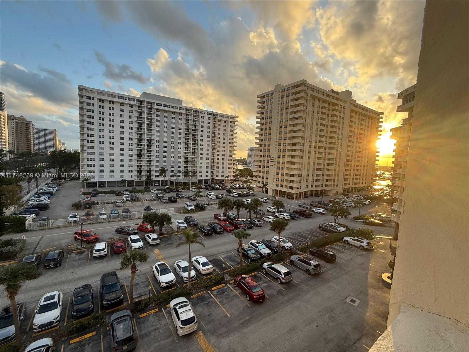 Small Image of 1825 SOUTH OCEAN DR #614, Hallandale Beach Number 35