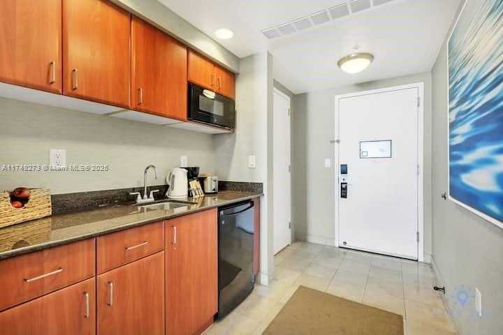 Small Image of 18001 COLLINS AVE #903, Sunny Isles Beach Number 10