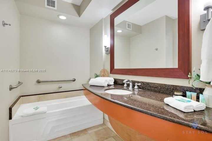 Small Image of 18001 COLLINS AVE #903, Sunny Isles Beach Number 3