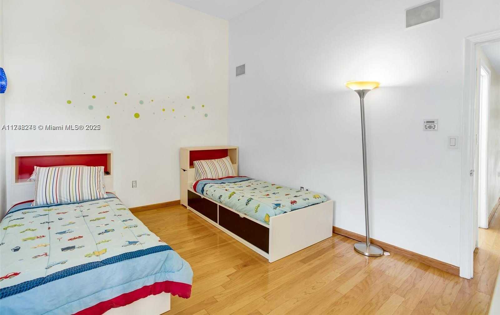 Small Image of 219 POINCIANA DR #209, Sunny Isles Beach Number 14