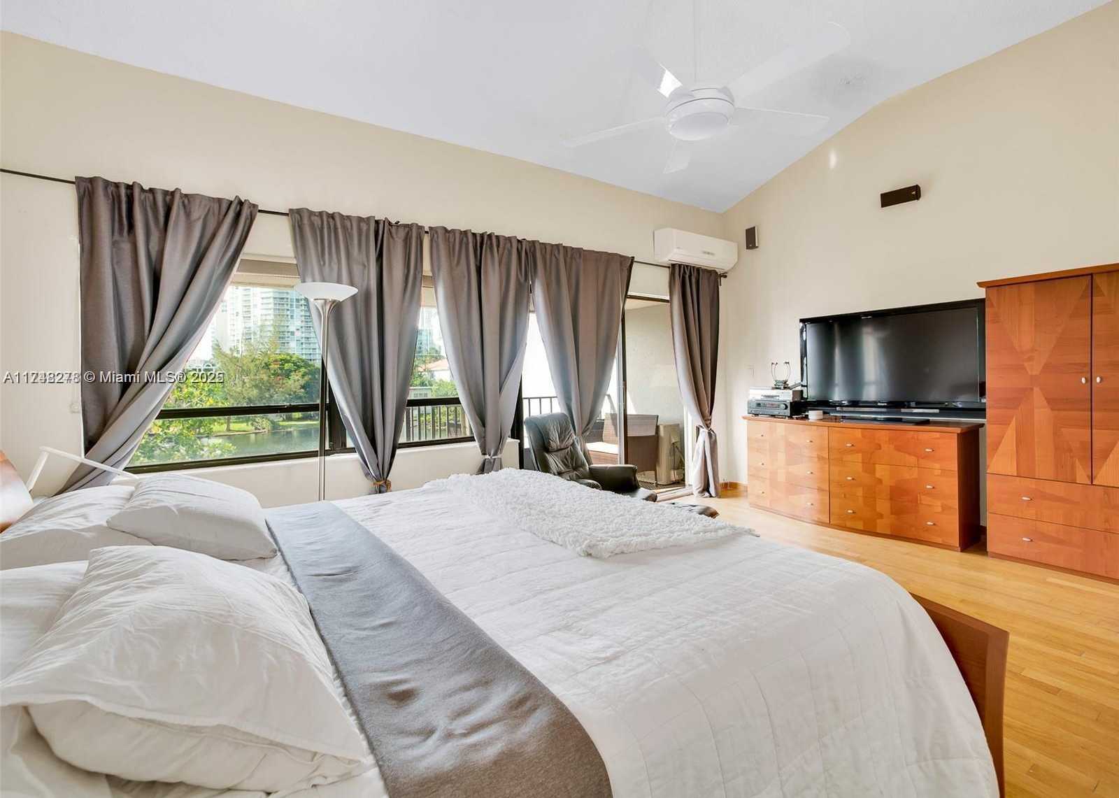 Small Image of 219 POINCIANA DR #209, Sunny Isles Beach Number 17