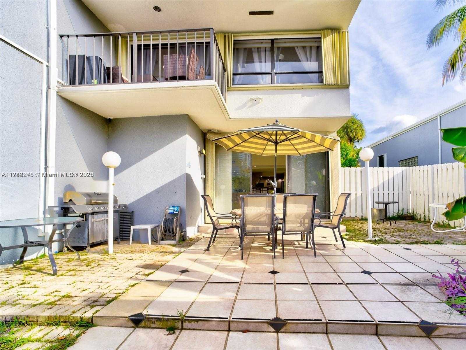 Small Image of 219 POINCIANA DR #209, Sunny Isles Beach Number 22